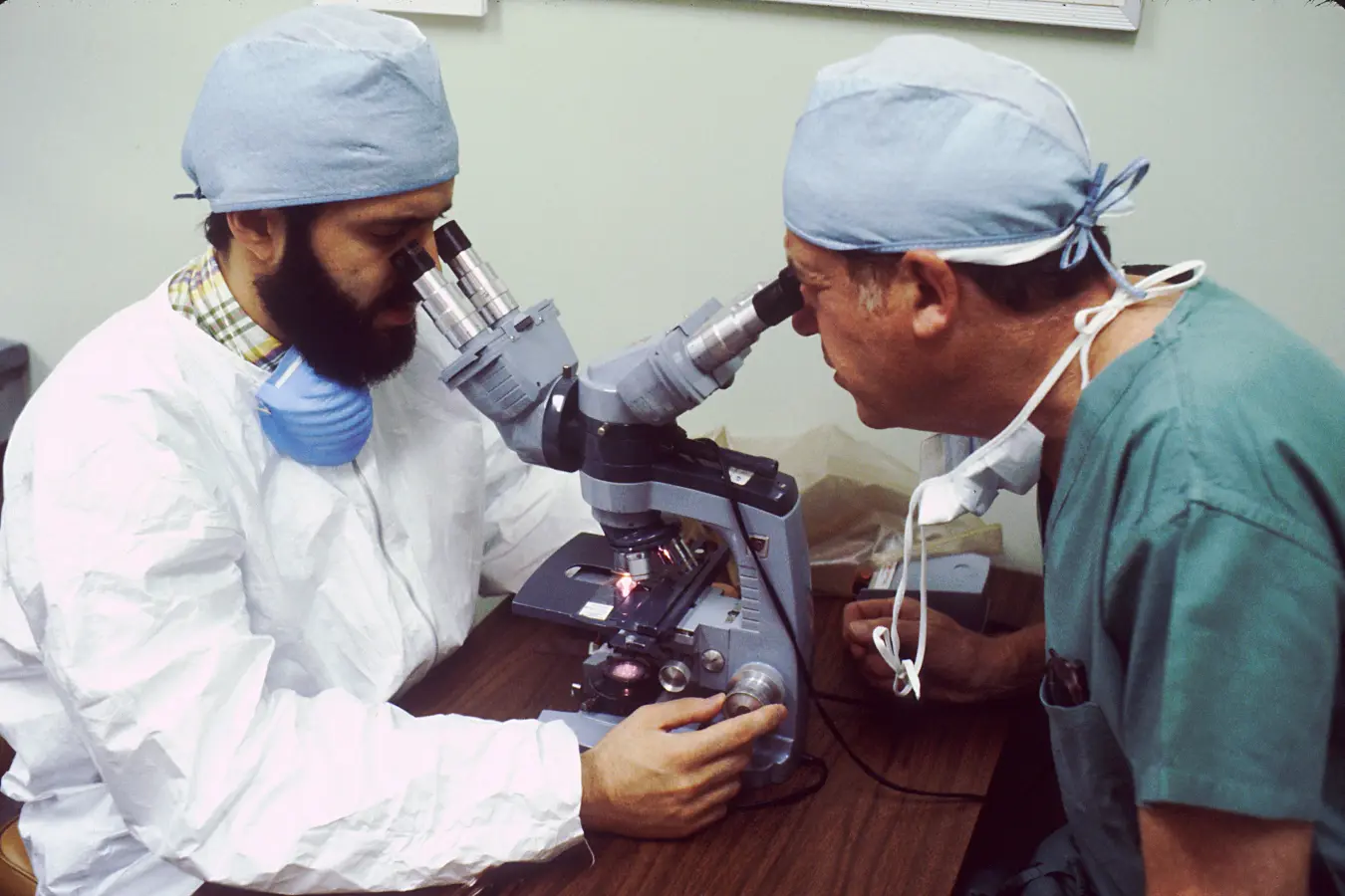 people-technology-professional-profession-medicine-health-1412604-pxhere.com
